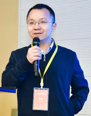 bat365正版唯一官网创新论坛第一千三百九十讲：Floquet engineering symmetry-breaking and topological states under light irradiation