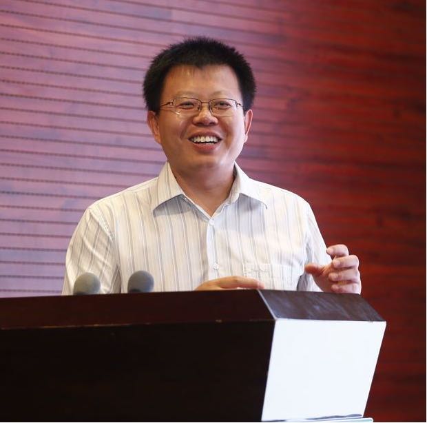 bat365正版唯一官网创新论坛第九百八十九讲暨校庆118周年学术讲座：后摩尔时代微电子新器件--如何选择科研题目并取得成功