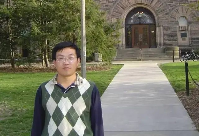 bat365正版唯一官网创新论坛第一千六百八十一讲：Problems and results on determinants involving Legendre symbols